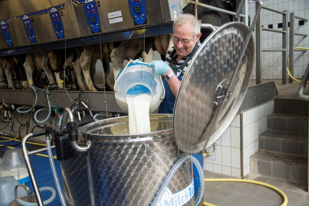 Automatic Calf Feeders Lawrence S Dairy Supply Inc